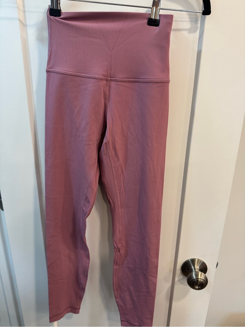 Lululemon Align Ribbed High-Rise leggings in a mauve pink color size 2